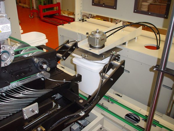 Handle assembly machine MMHT1000