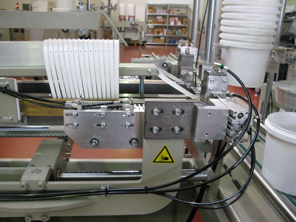 Handle assembly machine MMHT1000